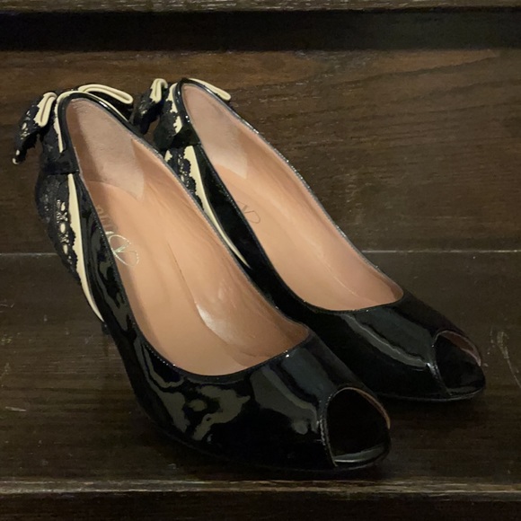 Valentino RED Heels - Picture 2 of 8